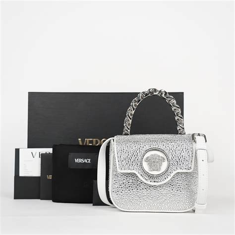 กระเป๋า versace ดีไหม|รีวิวกระเป๋า Versace La Medusa Mini Bag ของดี ๆ ที่คนไทยใช้น้อย .